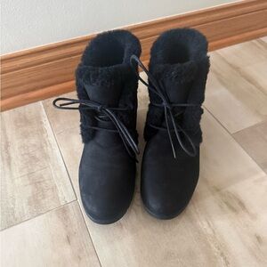 Women's Black Fur-Lined Ugh Boots